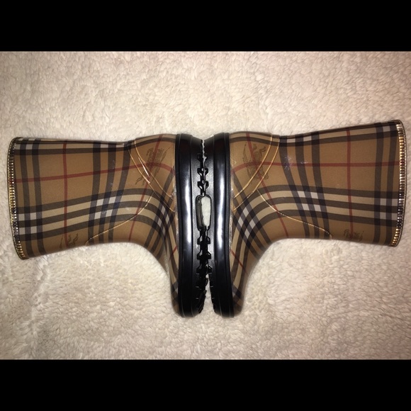 Burberry - Picture 5 of 8